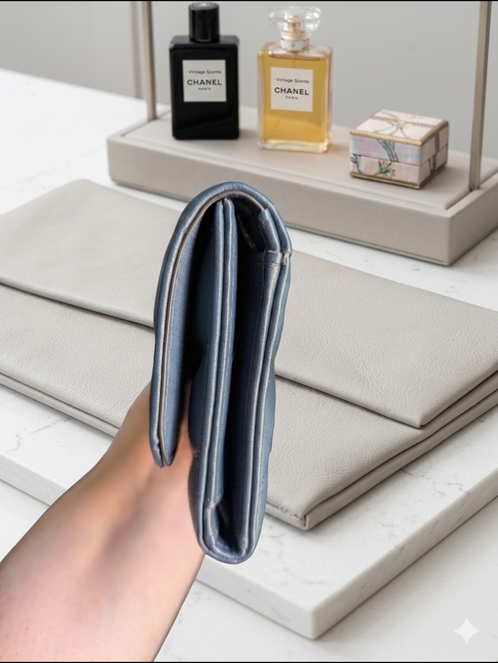 Michael Kors Jet Set Travel Large Trifold Wallet - Navy (NWT) - Picture 2 of 7